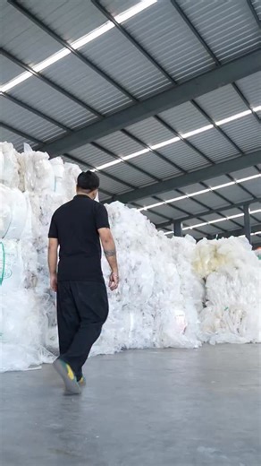 The packets you use every day, bread, milk, grocery, chips, detergent, even courier bags, don’t have to end up in landfills. At Lucro, we collect and recycle them all, transforming post-consumer waste into high-quality, circular materials that go right back into the economy. Because every wrapper has a second life when you keep it in the loop. #LucroIndia #CircularEconomy #WasteToWorth #PlasticRecycling #SustainabilityInAction #EcoInnovation #RecycledMaterials #CircularDesign #RecyclingRevolutio