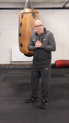 Adding more power to your right cross (and opening up angles at the same time) #boxingtechniques #boxingstance #boxingfootwork #boxingtraining #boxingtips #boxingfitness #learnhowtobox #boxingcoach #learnboxing #boxingskills #boxingdrills #beginnerboxing #beginnerboxer #howtobox #boxing #powerpunch #powerpunching #myboxingcoach | MyBoxingCoach