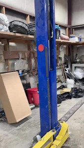 ￼Friday repair of a Forward DP-10 Direct drive which is Very Similar to our old TP11KACD direct drive lift with its .78 Cylinder rod and Hydraulic Cylinder hangs upside down in the post configuration. These products are good, but it have been better if they used a 1.4 or. 1.5 cylinder rod as used in our UNI11KACD! If you see a small puddle of oil under your Forward DP10 lift, if might be time! We have the cylinders, and we will do the repairs for you! 866-607-4022. Auto Lift delivery and install