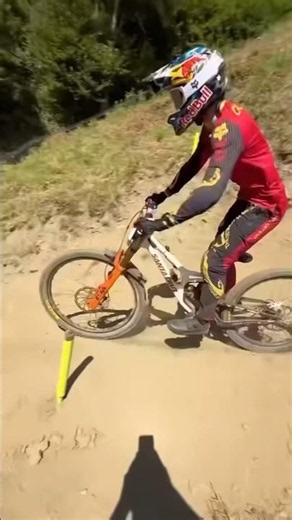 Segunda ronda de la copa del mundo de descenso ,llevada a cabo en Loundenvielle 🇫🇷 #mtb #downhill