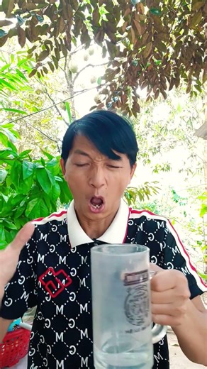 HOW TO OPEN THE LID OF THE POT TO DRINK WATER