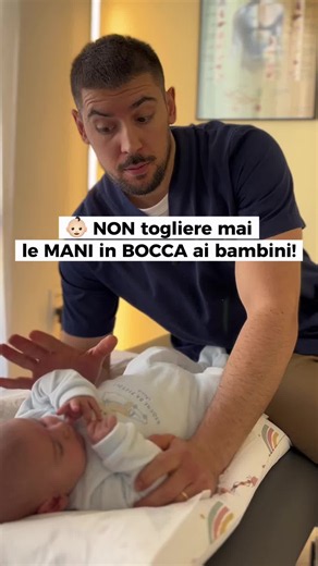 Mani in bocca nel neonato 👉🏻Ecco perché non dovresti toglierle mai ──────── Studio di Osteopatia Pediatrica - Dr. Giacomo Minarini Negli ultimi anni ho seguito numerosi neonati e bambini con problematiche come coliche, reflusso, plagiocefalie e altri disturbi legati alla crescita, selezionando le tecniche osteopatiche più efficaci e delicate, basate sulle ultime evidenze scientifiche. 👉🏻 Se sei un genitore e il tuo bambino soffre di queste problematiche, seguici: troverai contenuti utili e p