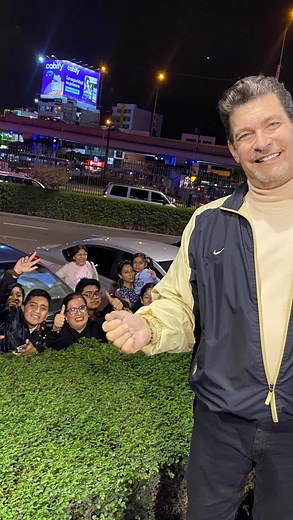 Sigo con el corazón hinchado de tanto amor que recibí ayer. 🙏🏻❤️ Gracias a todos los que pudieron asistir al evento que organizó mi productora @delbarriopro en @cc.plazanorte . ¡Los quiero muchísimo! #delbarrioproducciones #laesquinadelacumbia #limaperu #luzdeluna3 | Sebastian Ligarde