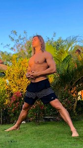 Sunday Movement Flow ☀️ Give this one a go! Feels amazing when you nail the sequence. Move better, feel better. #mobility #move #movement #sundayflow #flow #limberup #sequence #moveyourbody | Elastaboy