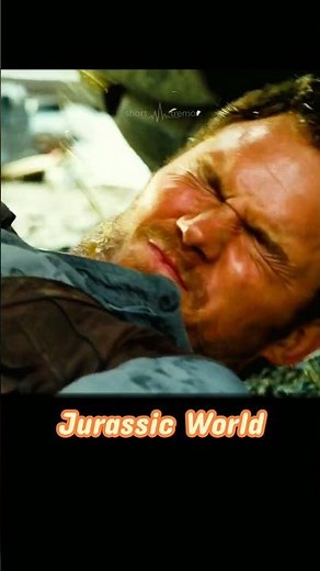 Jurassic World : Could Owen Save Himself from the Indominus Rex by Covering His Body in Gasoline ?