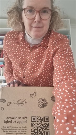 Céline / SED 🦓 & Créativité 🧵 on Instagram: "📦 unboxing 📦 Catastrophe les ados n'avaient plus de pâte à tartiner @koro_nl 😱 J'ai vite passé une commande d'appoint et j'en ai profité pour me faire plaisir avec le mix japonais 🥰. Et vous, vous êtes team chocolat ou crackers au riz? #koro #biofood #protein #healthyfood #unboxing"