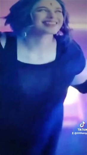 I'll watch Titans only for her tho 😏😏😏😏