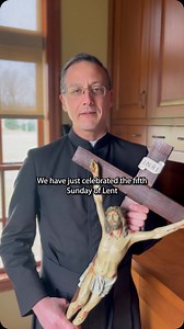 Fr. John of God invites us to carry the cross with Jesus in this last week of Lent. Let us prepare our hearts for Holy Week, in order to accompany Christ in his passion. | Miles Christi United States