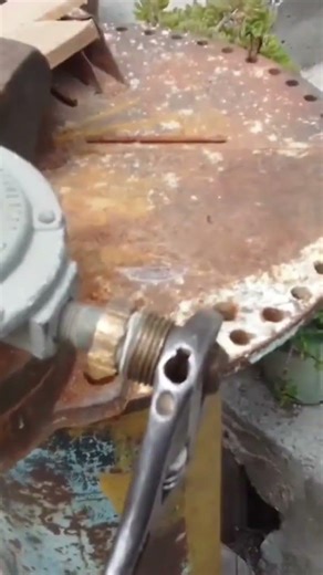 No barras la tuerca de tu regulador de gas, mejor haz esto.