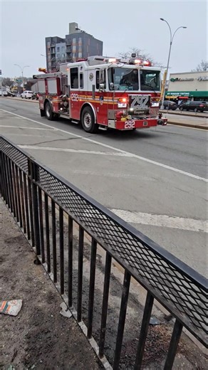 FDNY Engine Responding On Queens Blvd In Maspeth, Queens, New York City