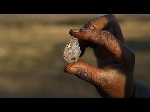 South Africa: Thousands rush for "diamonds" in Kwazulu-Natal province