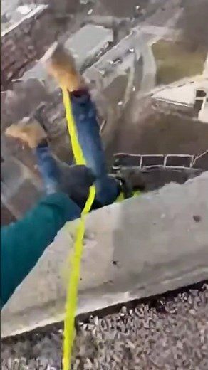 Construction Worker Nearly Falls — Nearmiss Caught on Camera 😱