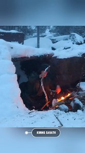 The sea surviving a snow storm building a winter shelter #bushcraft #camping #diy #outdoors | កង សារ័ត្ន