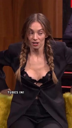 Has that woman never used a computer?😅