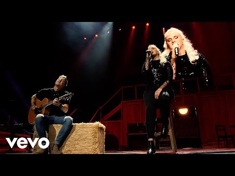 Demi Lee Moore - Coat Of Many Colors (Live at Sun Arena / 2019)