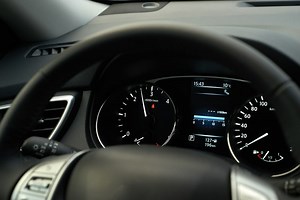 6 Reasons For RPMs Fluctuating While Driving