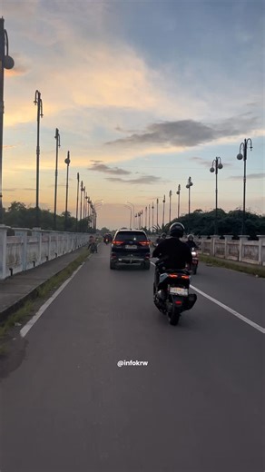 KARAWANG on Instagram: "Senja sore ini dari Anggadita🌅❤️ 📷infokrw #infokrw #karawang #senja #intermezo"