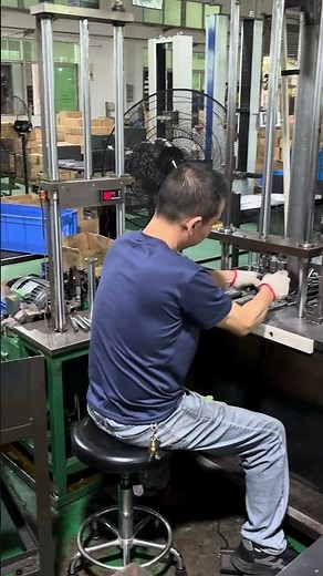 Small size gas spring gas fulling