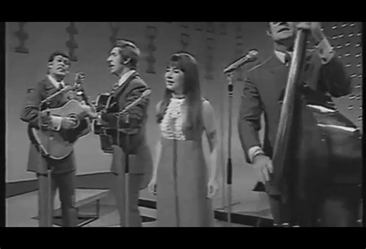 The Seekers(Judith Durham) I'll Never Find Another You 1968 ... 🎧 Watch full this song: https://oldies.dohimusic96.com/a-timeless-melody-of-love-the-seekers-ill-never-find-another-you?utm_source=facebook&utm_medium=preel&utm_campaign=oldiesclassicmusic | Oldies Classic Music