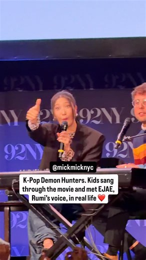Today was the much-anticipated sing-along screening of K-Pop Demon Hunters and the energy in the room was unreal 🎤❤️‍🔥 Kids came dressed as their favorite characters, Demon Hunters,Saja Boys, and even Derpi the tiger 🐯 They sang at the top of their lungs through the entire movie 🎶 After the screening, there was a Q&A with EJAE, the voice of Rumi, and songwriter Mark Sonnenblick. They shared personal stories, including EJAE writing Golden in the back of a taxi on her way to the dentist 🦷 💫 