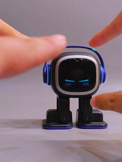 The World of Emo Robots: Living AI Desktop Pets