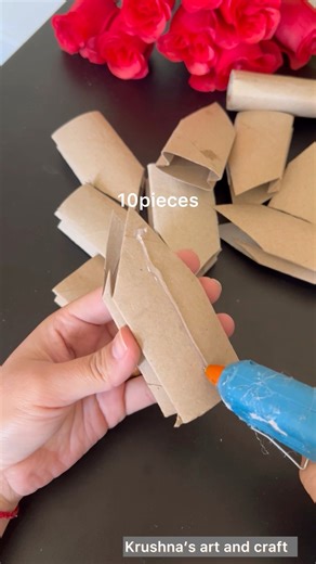 312K views · 4.2K reactions | Diy easy snowflakes making from toilet roll for Christmas 2025 |Christmas decoration|christmas 2025 #christmas2025 #Christmas #christmasdecor #christmasdecorations #craftideas #diy #diyproject #paper #fblifestyletyle #snowflakes #fyp #seasonaldecor #christmasgift | Krushna’s art and craft | Facebook