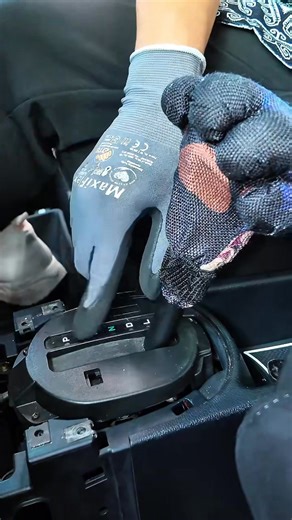 DIY Pasang Proton Saga VVT MC2 Gear Knob LED Bulb  #Carlife #CarlifeAutomobile #AndroidProfessionalStore #DIY #BossMichael #Terussihat | CarLife Automobile Accessories | Facebook