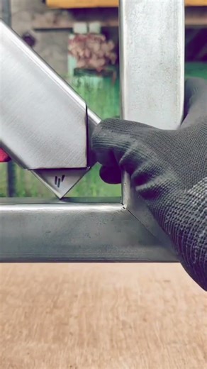 Here's how create seamless metal frames The result is a clean. #metalwork #wood#shortvideo