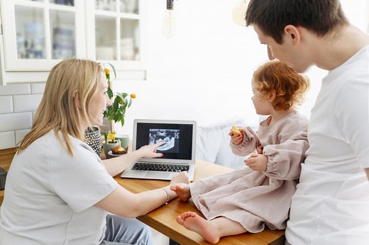 How to Tell Your Kids You're Pregnant in Fun, Original Ways | LoveToKnow