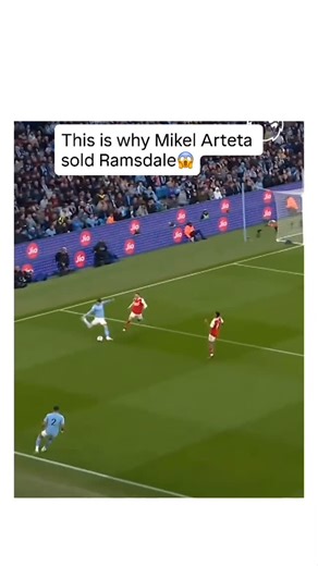 @the_kickoffshow on Instagram: "他们，不只是“在踢球”。 他们，在解码足球的未来。⚡️ 镜头下的每一次触球， 都被高精度算法记录。 AI读取他们的速度、角度、反应、选择—— 在数据的洪流中，生成属于每个人的“进化方程式”。 这不再是汗水与意志的较量， 而是智慧与科技的共振。 球员们不只是练身体， 他们在“训练大脑”。 AI告诉他们： 何时起跑，何处传球，如何判断下一个瞬间。 每一个动作， 都在生成新的数据。 每一份数据， 都在重写新的策略。 策略反馈给球员， 球员再一次变得更快、更准、更不可预测。 足球，从未如此智能。 比赛，不再只是场上的对抗， 而是一场人类与算法的共生革命。 当数据成为教练， 当AI成为战术的灵魂， 当每一秒都被计算、被优化—— 足球，正在重生。🔥 未来的球场， 属于那些既能奔跑、又能思考的球员。 属于那些敢于融合科技与激情的灵魂。 未来足球，已经来临。 而他们，正在创造它。 #未来足球 #AI训练 #智能球员 #科技与激情 #足球革命 #数据战术 #AI体育 #未来运动 #智慧竞技 #算法足球 #科技改变足球 #足球精神 #未来已