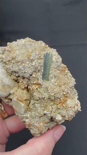 Moldavite in the sediment
