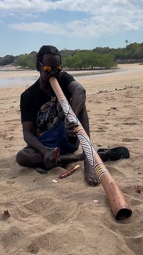 Learning How to Play Didgeridoo with Ramson at the Beach