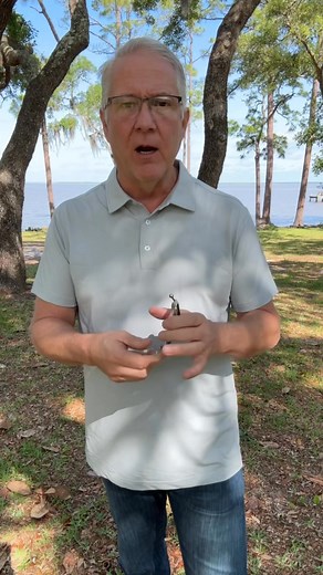 Unbelievable Magic Trick - Tutorial Link in First Comment - HalSaxonMagic.com #magician #easymagictricks #easy_magic_tricks #magictrick #magictricks | Hal Saxon