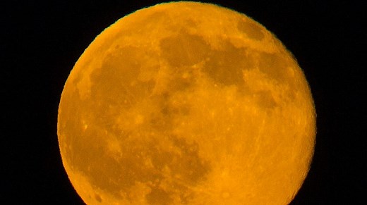 Why is the moon orange tonight? What to know about the hunter's supermoon 2025