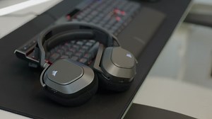 ⭐️Bạn có biết: Chuyển đổi cực nhanh giữa hai chế độ Bluetooth và Wireless 2.4GHz của tai nghe HS80 MAX chỉ bằng một phím nguồn duy nhất. Qua đó, bạn sẽ không bỏ lỡ bất kỳ cuộc gọi nào khi đang chơi game nữa khi sử dụng tai nghe này của CORSAIR. #CORSAIR #MAXFAMILY #HS80MAX #pcgaming #iCUE #RGB #SoundID #tutorial | Corsair | Facebook