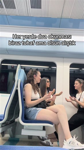 Dubai Metro'da Dua Okunması