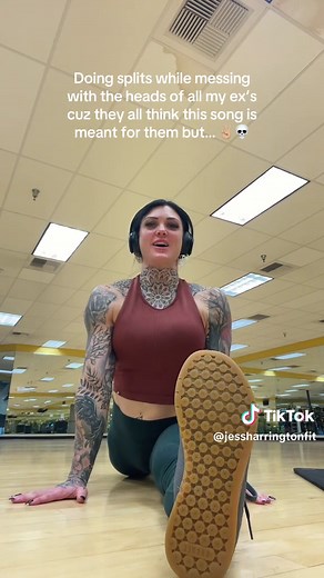 Dear TikTok, Why’s my face keep glitching out 😂🥲