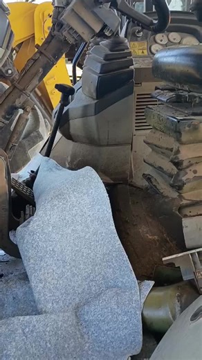 Caterpillar Field Service: Heavy Equipment Insights