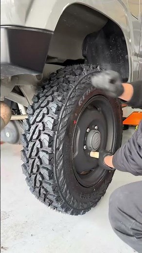 Jimny JB64 [Engine Oil & Tire Change] #Jimny #jimny #automobile #shorts