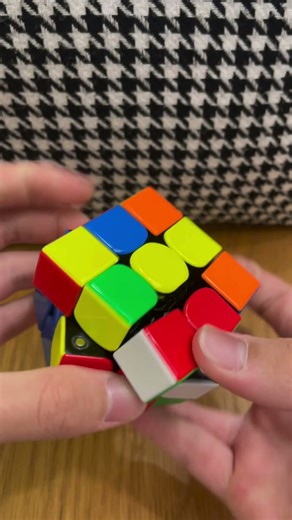 Slow Motion solve the Rubik’s cube #rubikscube #cubing #cube #魔方 #slow motion#魔術方塊 #speedcubing#v100