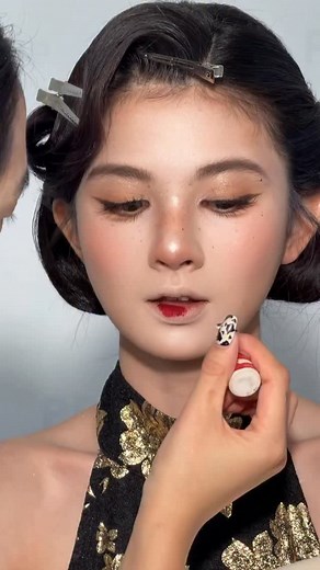 379K views · 5K reactions | Soft pink glam with fluttery lashes   Follow us for more beauty content: IG: makeup.since23 YT: Manmakeup.official FB: Man Make Up | Page: Man Makeup ____. #mymakeup #makeupartist #makeup #mua #makeuplife #makeuplovers #greece #skg #makeupaddiction #makeuptutorial #makeuplook #makeupartistagreece #makeupbyme #makeupforever #makeupinspo #makeuptutorial #makeupideas #makeupjunkie #greece #makeupblogger #makeupgoals #smokeyeye | Man Make Up | Facebook