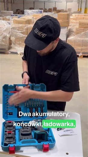 Klucz udarowy akumulatorowy 2xAKU 21V z nasadkami / 2