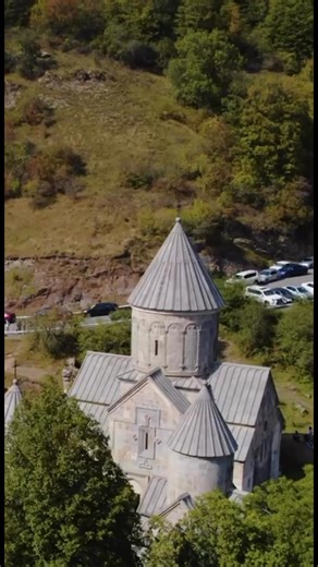 📍 Haghartsin Monastery, Armenia 🏞️ Hidden deep in the lush forests of Tavush, Haghartsin feels like a scene from a fairytale ⛪️ Built between the 10th–13th centuries, this spiritual sanctuary is a quiet blend of nature, history, and serenity. | Armenia
