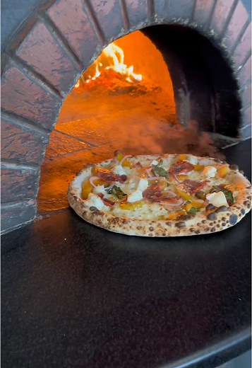 Caramelized Peach and Prosciutto Pizza Recipe