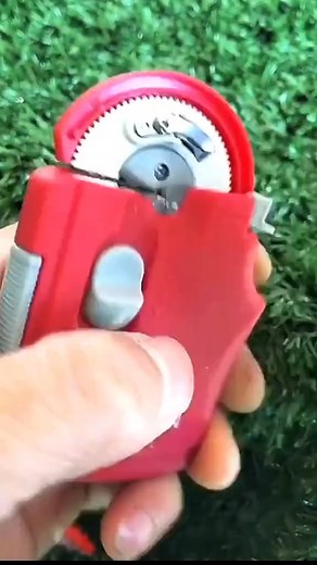  This automatic line winder lets you easily and quickly tie your fishing line and hooks and is compatible with a variety of hook sizes, allowing you to start fishing in seconds | Opportunityt.com | Facebook