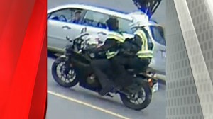 Police release photo of suspects after Victoria jewlery store robbed