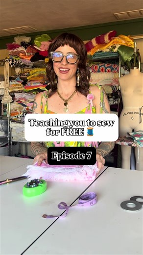 If you want more episodes in this series, comment “TEACH ME” and I’ll make more 💌 Episode 7 of my FREE Sewing Series 🧵 To watch the first 6 episodes, head to my highlights in my profile and they are all grouped into the recent highlight! I know it’s been a minute since I posted to this series. I’m trying to figure out how to balance it all! I wear lots of hats 🎩 🧢 👒 I was not taught how to do raw edge finishes when I started taking sewing classes in college… Your first sewing projects don’t