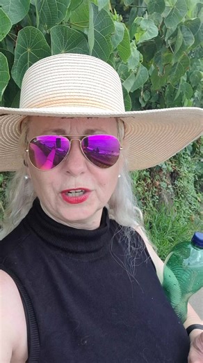 British Makeup Hacks: Elevate Your Fashion Game