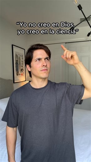 Orlando Tulio Faroh on Instagram: "Creo en Dios y también creo en la ciencia. Muchos de los fundadores y pioneros de la ciencia no eran ateos, eran creyentes. Hombres que veían la creación como una forma de conocer mejor al Creador. Para ellos, investigar, descubrir y estudiar el universo no era negar a Dios, sino acercarse más a Él. La ciencia no nació para reemplazar la fe, sino para explorar el orden y la belleza de lo que Dios hizo."