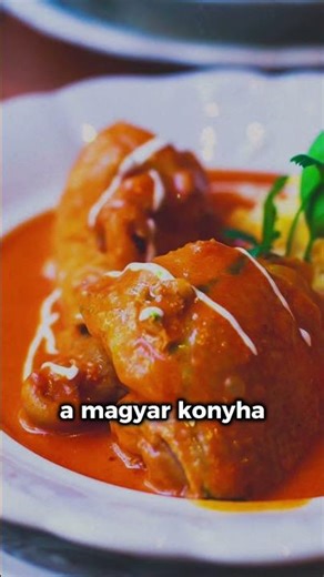A magyar konyha esszenciája egyetlen tányéron – a paprikás csirke tejföllel és nokedlivel 🍗🌶️